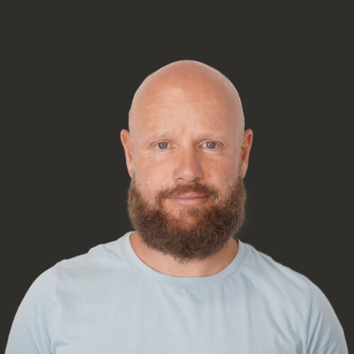 https://fifty-live-web.objects.frb.io/assets/images/blog/Simon-Shaw-2.png